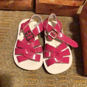 New hot pink sun sans.  Size 6.